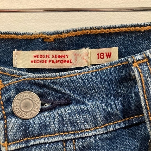LEVI’S Sz 18 Wedgie Skinny Distressed Hem Button Fly Mid-Wash High Rise  Jeans - Picture 5 of 11
